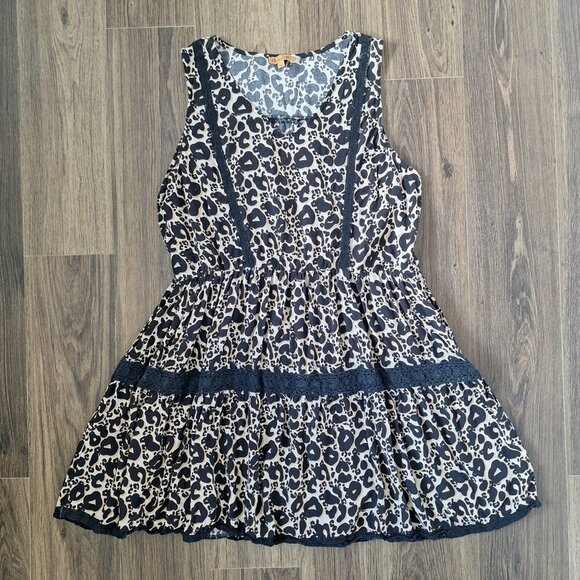 💙 Chances R Cheetah Print Dress 100% Rayon Soft Lace Trim - Picture 1 of 10